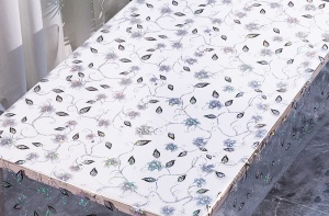 Клеенка столовая GRACE полупрозрачная с рисунком 1,37 м*20м 