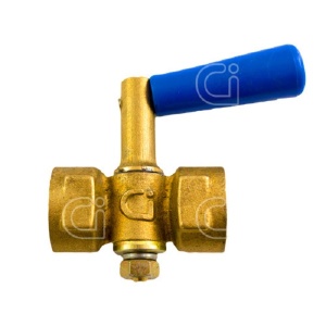 Кран трехходовой под манометр с ручкой 15мм